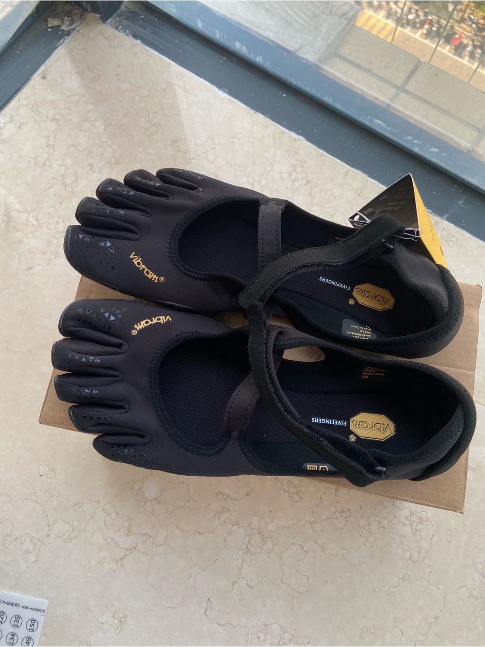 Vibram Women's Black FiveFingers Minimalist Toe Shoes